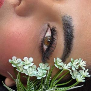 سالن زیبایی لیلیوم سرخ